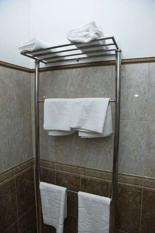 Гостиница Континент Грозный Номер полулюкс семейный-5